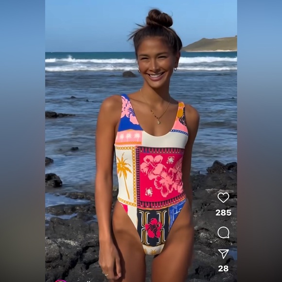 NWT Maaji Paradise Postals Claire Classic One Piece - Picture 2 of 14